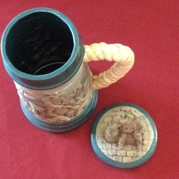 Decorative Colonial Seaman Beer Stein - Picture 5 of 10